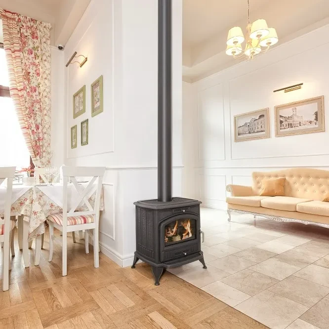 Aranżacja pieca żeliwnego Koza K6 fi 130 z płaszczem wodnym