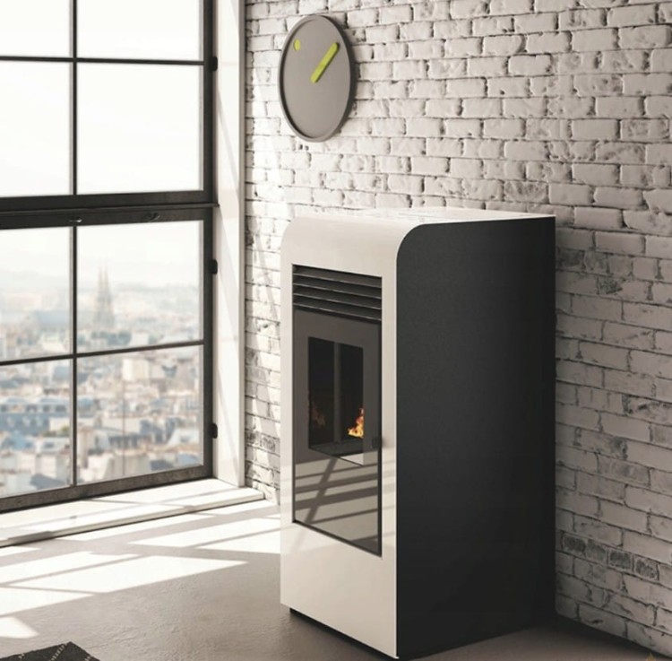 Piec na pellet Eva Calor Giada 9 kW z nadmuchem wizualizacja.jpg