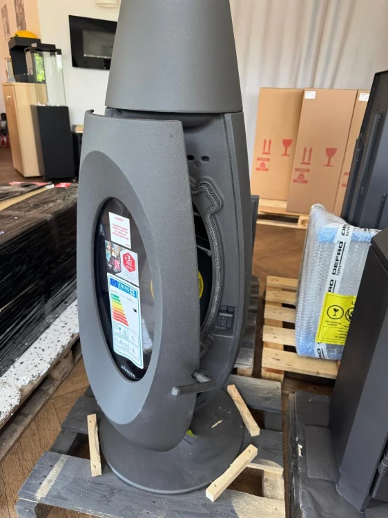 Uchylone drzwi w piecu Ovatio