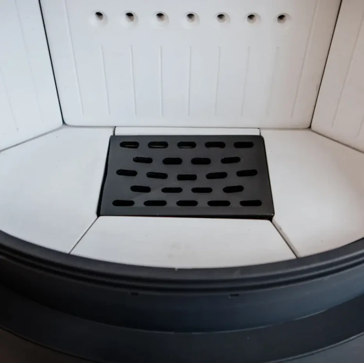 Bjorn koza, wnętrze i ruszt