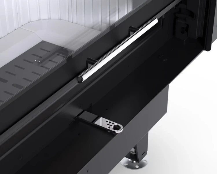 Kominek stalowy Defro Intra S G - regulacja dolotu powietrza