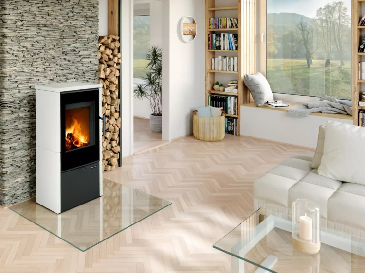 Piec kaflowy Romotop Laredo F Ceramika w przepieknym wnętrzu