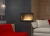 Wizualizacja zabudowanego  biokominku SimpleFire Corner 600 R z płomieniem