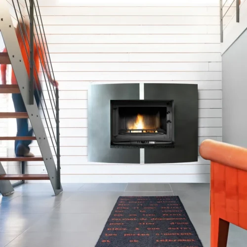 Wkład kominkowy Uniflam 700 Selenic ECO w pięknej zabudowie