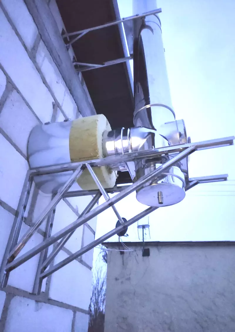 Podstawa komina Poujoulat na zewnątrz