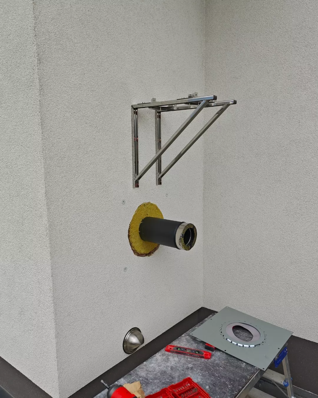 Otwory do komina i podstawa pod komin