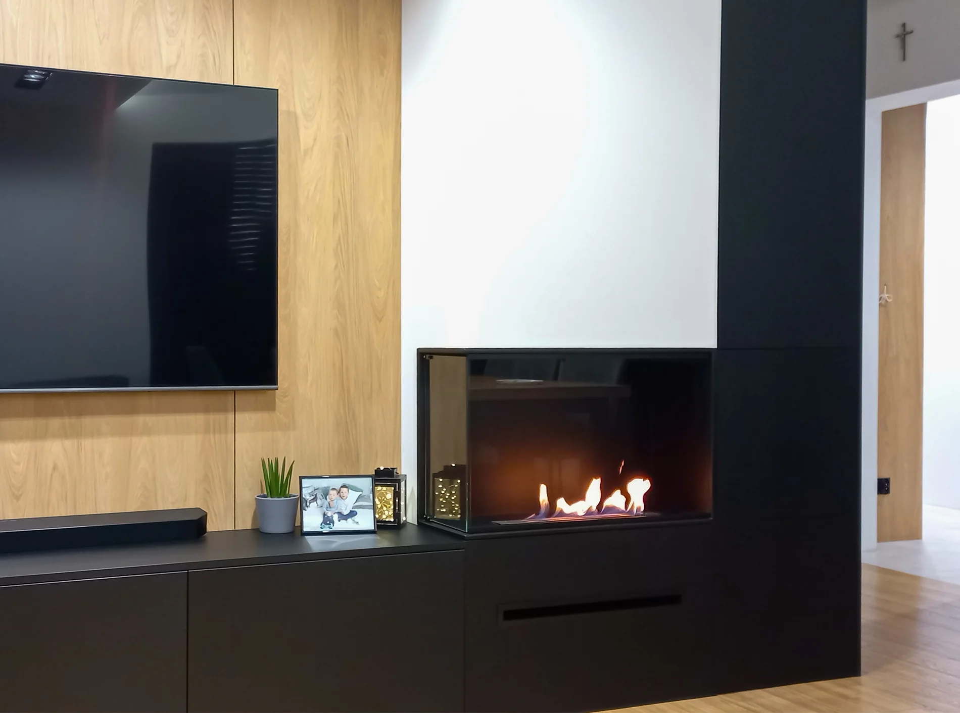 Biokominek narozny lewy z szyba